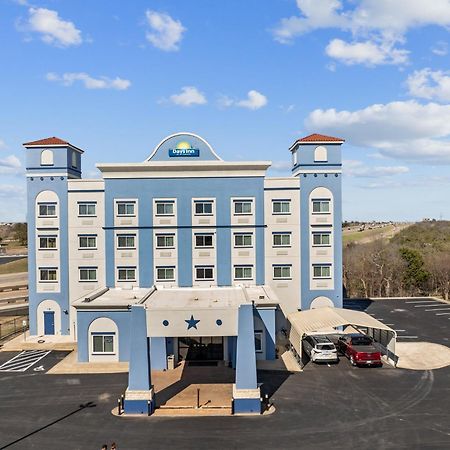 Days Inn By Wyndham Salado Eksteriør billede